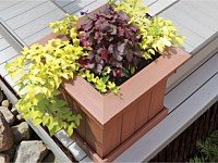 <b>A beautiful low maintenance weather-resistant planter box made of composite deck boards that will last for many years to come.</b>