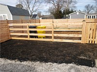 <b>4 foot tall 4 board estate style fence with 1x6 cedar and 2x4 black vinyl coated wire and 5 foot horizontal cedar fence</b>