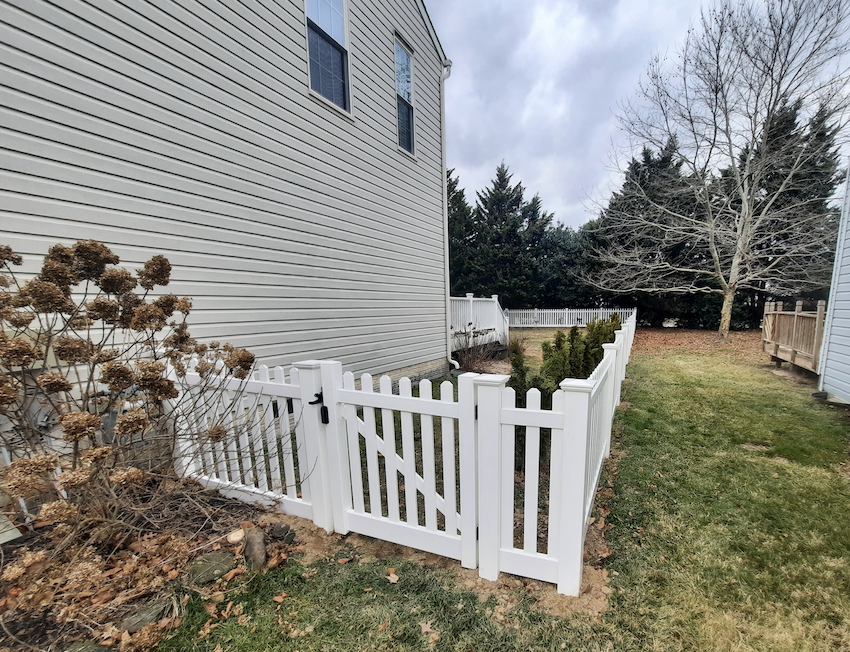 white vinyl picket fence gate
