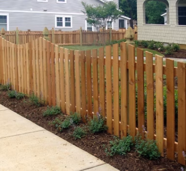 picket wood fence