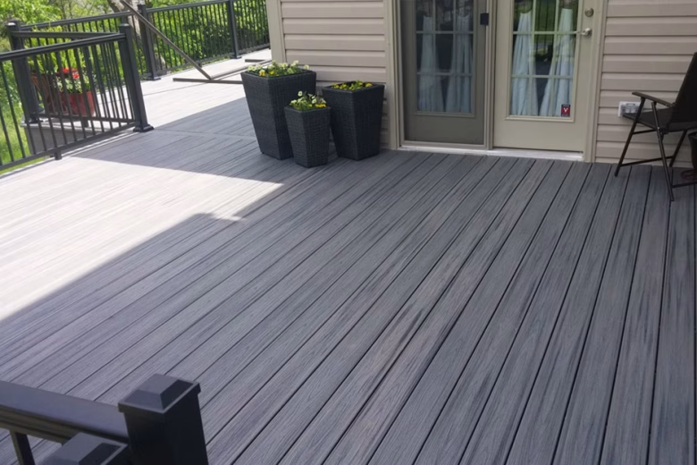 Trex Transcends Island Mist decking with black Ultralox aluminum railing