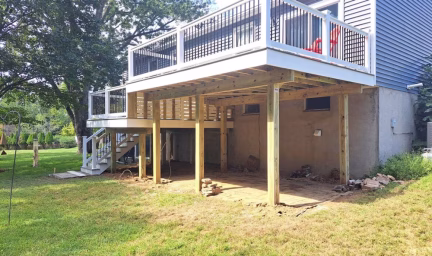 the final deck at an angle from the yard
