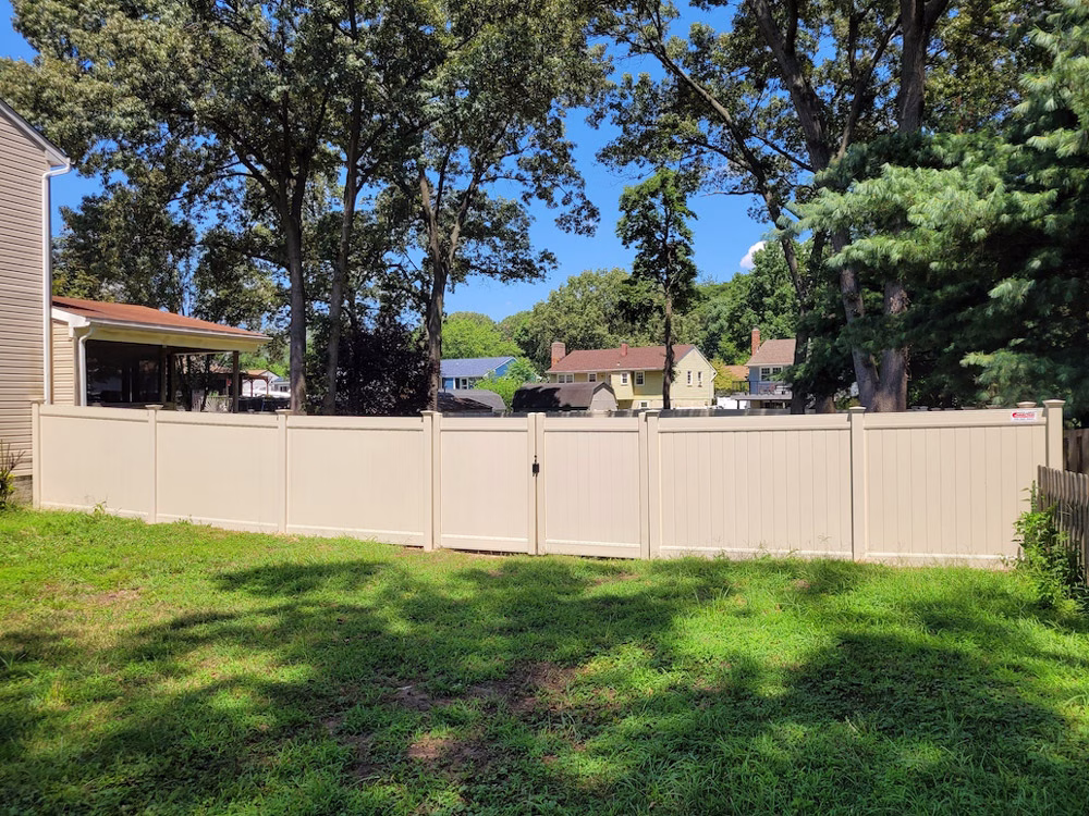 new tan vinyl fence in Glen Burnie Maryland