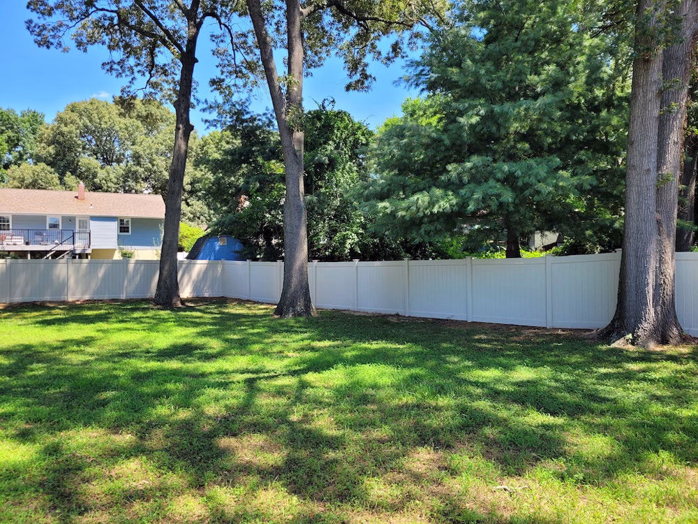 new tan vinyl fence in Glen Burnie Maryland