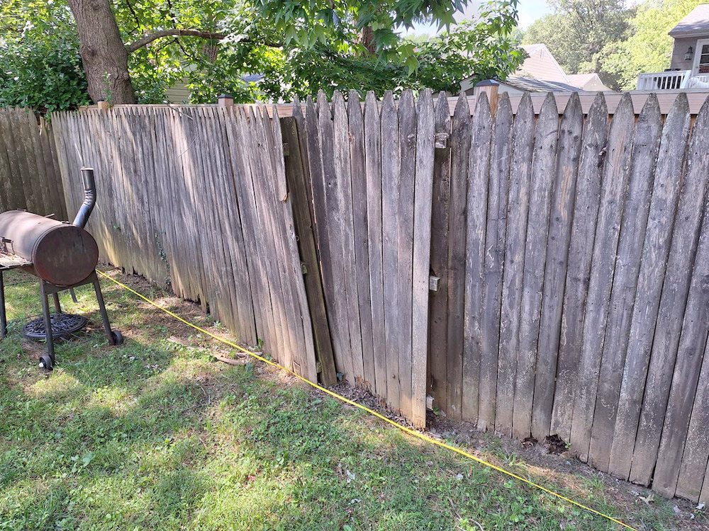 old wood fence in annapolis MD that needed to be replaced