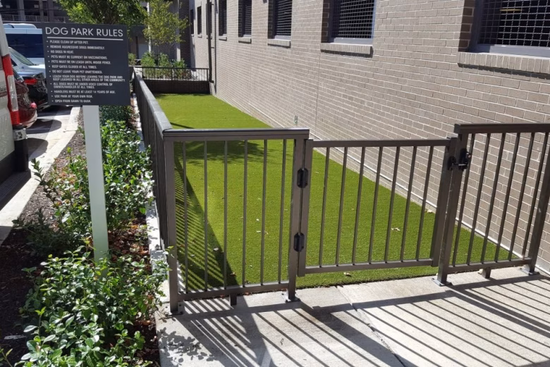 Bronze Aluminum Dog Park Fence with Self Latching Gate